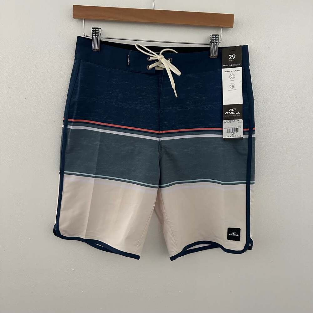 O'Neill Lennox Scallop 19" Boardshorts in Cream